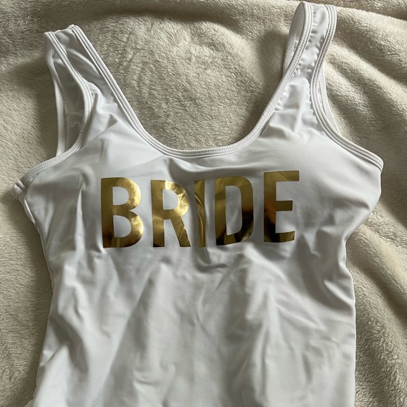 Bride One Piece - Picture 3 of 4